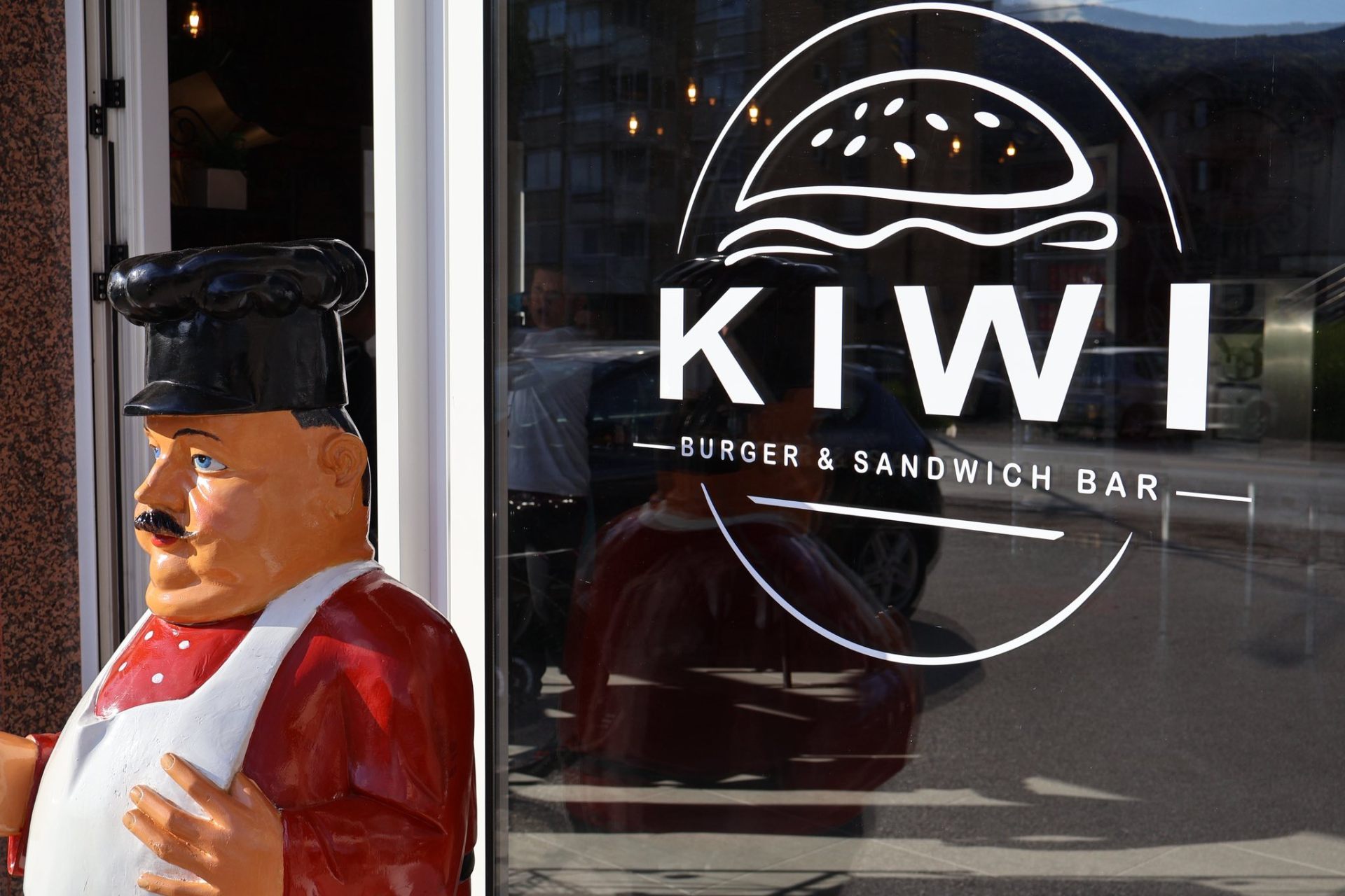 Ulaz u Kiwi Burger Bar u Busovači